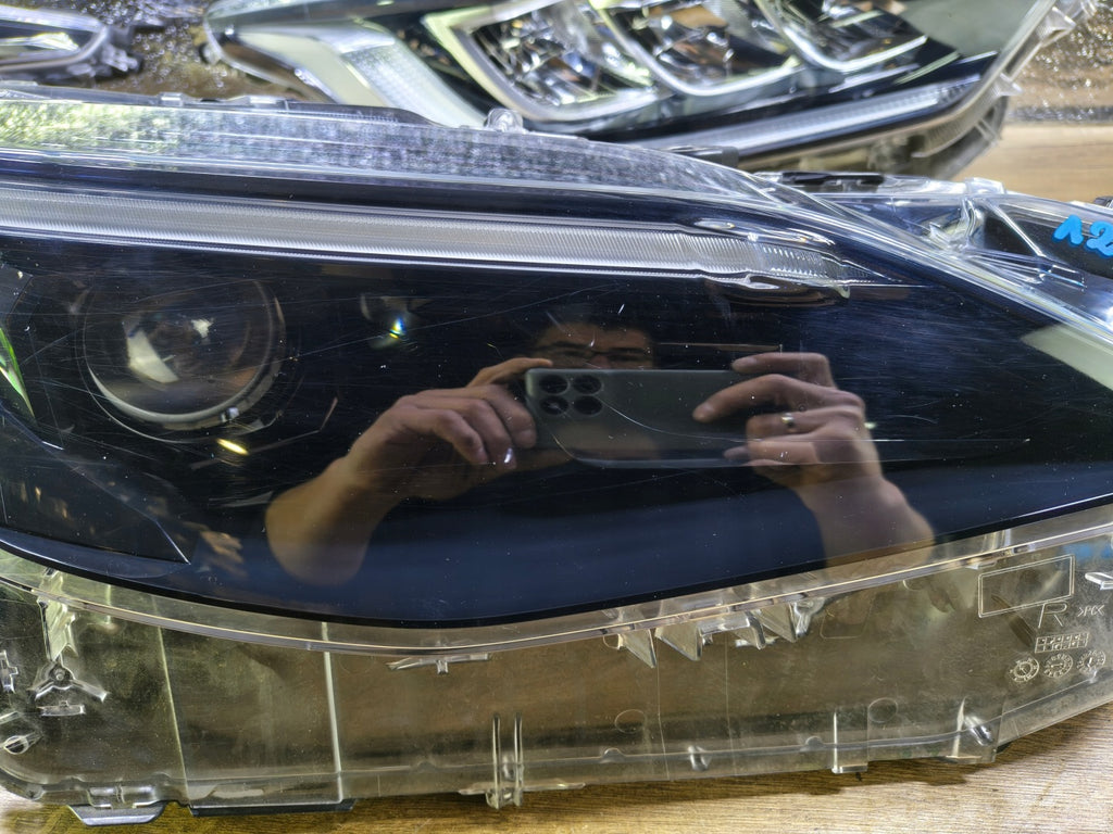 Frontscheinwerfer Toyota Yaris Cross OD-310 Rechts Scheinwerfer Headlight SCH7626484381rn