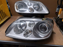Laden Sie das Bild in den Galerie-Viewer, Frontscheinwerfer VW Touran 1T0941032F Xenon Ein Stück (Rechts oder Links) SCH9432534880vz