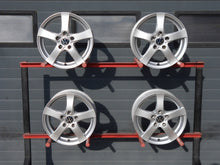 Laden Sie das Bild in den Galerie-Viewer, 4x Alufelge 15 Zoll 6.0" 5x112 43ET Glanz Silber Seat Leon Octavia III Golf Viii FEL1667635927xs