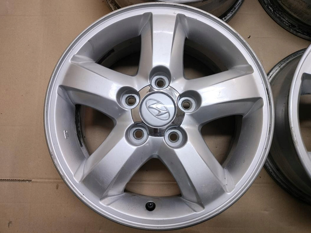 1x Alufelge 15 Zoll 6.0" 5x114.3 529103A710 Hyundai Trajet Rim Wheel