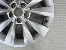 Load image into Gallery viewer, 1x Alufelge 16 Zoll 6.0" 5x112 38ET 658601025B Skoda Fabia I Rim Wheel FEL3715003024xg