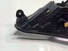 Laden Sie das Bild in den Galerie-Viewer, Frontscheinwerfer Skoda Superb III 3V1941015A 3V1941016A Xenon Rechts oder Links