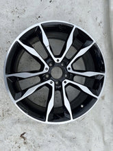 Laden Sie das Bild in den Galerie-Viewer, 1x Alufelge 19 Zoll 8.0&quot; 5x112 A1564010400 Mercedes-Benz Gla Rim Wheel