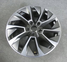 Laden Sie das Bild in den Galerie-Viewer, 1x Alufelge 17 Zoll 7.0&quot; 5x112 45ET Glanz Grau 57A601025AB Skoda Karoq Rim Wheel