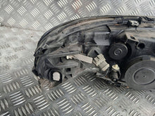 Load image into Gallery viewer, Frontscheinwerfer Volvo V70 II 30698835 89900331 Links Scheinwerfer Headlight