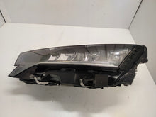 Laden Sie das Bild in den Galerie-Viewer, Frontscheinwerfer Skoda Octavia IV 5E4941009 LED Ein Stück (Rechts oder Links) SCH2538335663sy