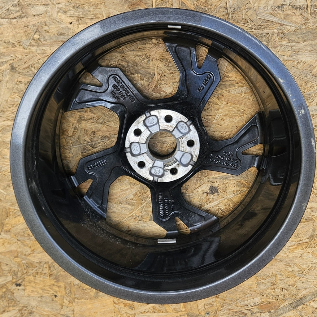 1x Alufelge 18 Zoll 8.0" 5x112 8Y0601025H Audi A3 Rim Wheel FEL6813515115ti