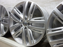 Laden Sie das Bild in den Galerie-Viewer, 4x Alufelge 19 Zoll 7.0" 5x112 43ET 5NA601025N VW Passat Tiguan Sharan Rim Wheel FEL9652872634og