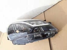 Load image into Gallery viewer, Frontscheinwerfer Toyota Yaris Rechts Scheinwerfer Headlight