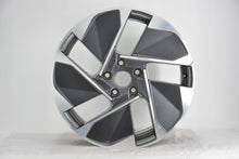 Load image into Gallery viewer, 1x Alufelge 18 Zoll 7.5&quot; 5x112 50ET Glanz 10A601025G Audi Mg Rim Wheel