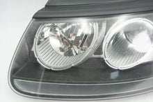 Laden Sie das Bild in den Galerie-Viewer, Frontscheinwerfer Hyundai Santa I Fe 82101-2B0 Links Scheinwerfer Headlight SCH3259713376yb