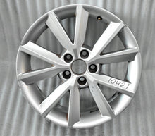 Laden Sie das Bild in den Galerie-Viewer, 1x Alufelge 16 Zoll 7.0&quot; 5x100 46ET Glanz Silber 5JA601025 Skoda Rapid Rim Wheel