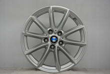 Laden Sie das Bild in den Galerie-Viewer, 1x Alufelge 17 Zoll 7.5" 5x112 Silber 6856061 BMW 1 Rim Wheel FEL4660631730wi