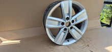 Laden Sie das Bild in den Galerie-Viewer, 1x Alufelge 17 Zoll 7.0" 5x120 7E0601025M VW T6 T5 Rim Wheel FEL2139276497rq