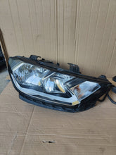 Laden Sie das Bild in den Galerie-Viewer, Frontscheinwerfer Audi A1 82A941003 82A941004 Ein Stück (Rechts oder Links) SCH3383634274fb
