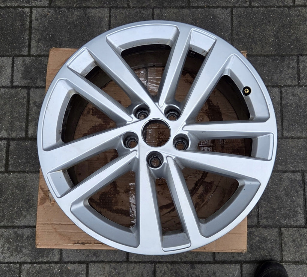 1x Alufelge 18 Zoll 8.0" 5x112 39ET Glanz Silber 4K0601025 Audi C8 Rim Wheel FEL1051427740bq