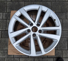 Laden Sie das Bild in den Galerie-Viewer, 1x Alufelge 18 Zoll 8.0" 5x112 39ET Glanz Silber 4K0601025 Audi C8 Rim Wheel FEL1051427740bq