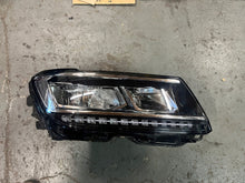 Laden Sie das Bild in den Galerie-Viewer, Frontscheinwerfer VW Tiguan 5NB941036D Full LED FALSE Scheinwerfer Headlight SCH8287672557nb