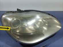 Laden Sie das Bild in den Galerie-Viewer, Frontscheinwerfer Mercedes-Benz W220 A2208202461 Rechts Scheinwerfer Headlight SCH3036496756km