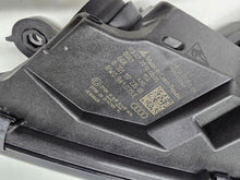 Laden Sie das Bild in den Galerie-Viewer, Frontscheinwerfer Audi A4 B9 8W0941035E LED Links Scheinwerfer Headlight