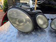 Load image into Gallery viewer, Frontscheinwerfer Mercedes-Benz W211 Xenon Ein Satz Scheinwerfer Headlight SCH9200933518bv