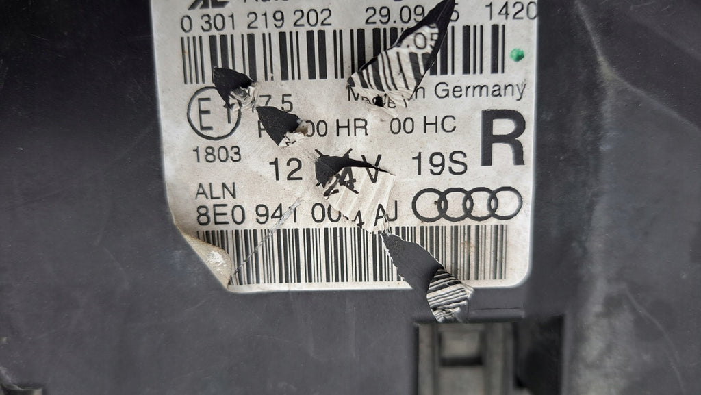 Frontscheinwerfer Audi A4 B7 8E0941003AJ Ein Stück (Rechts oder Links) Headlight