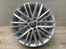 Laden Sie das Bild in den Galerie-Viewer, 4x Alufelge 16 Zoll 6.5" 5x112 46ET Glanz Silber 5G0601025AT VW Golf VII I FEL5985888095xv
