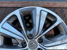 Laden Sie das Bild in den Galerie-Viewer, 1x Alufelge 17 Zoll 7.0" 5x108 50ET Glanz Graphit 9677090377 Citroën C4 III Mg FEL3695019550qs