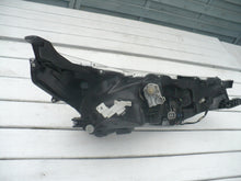 Load image into Gallery viewer, Frontscheinwerfer Toyota Corolla 81150-02L70 Links Scheinwerfer Headlight