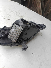 Laden Sie das Bild in den Galerie-Viewer, Frontscheinwerfer Peugeot 2008 II 9823194180 Links Scheinwerfer Headlight