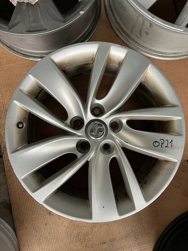 1x Alufelge 18 Zoll 8.0" 5x120 42ET Glanz Silber 0P065K2 Opel Insignia Rim Wheel FEL1670457097uv