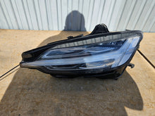 Laden Sie das Bild in den Galerie-Viewer, Frontscheinwerfer Volvo V60 S60 III 32404689 Links Scheinwerfer Headlight SCH6290477751ax