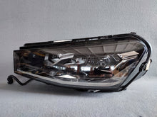 Laden Sie das Bild in den Galerie-Viewer, Frontscheinwerfer Skoda Fabia 6VB941015B LED Links Scheinwerfer Headlight
