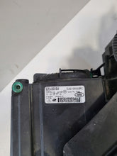 Laden Sie das Bild in den Galerie-Viewer, Frontscheinwerfer Land Rover Range I GJ32-13W030-HC LED Rechts oder Links SCH5101031391bg
