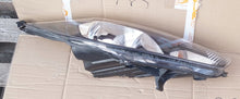 Laden Sie das Bild in den Galerie-Viewer, Frontscheinwerfer Ford Fiesta I C1BB-13W029-AJ Rechts Scheinwerfer Headlight SCH4160607767oc