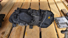 Laden Sie das Bild in den Galerie-Viewer, Frontscheinwerfer VW Touran Caddy 1T0941032K Xenon Rechts Scheinwerfer Headlight SCH6115822043up
