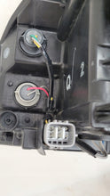 Load image into Gallery viewer, Frontscheinwerfer Toyota Yaris Rechts Scheinwerfer Headlight