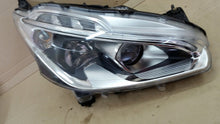 Laden Sie das Bild in den Galerie-Viewer, Frontscheinwerfer Peugeot 208 90068513 Ein Stück (Rechts oder Links) Headlight