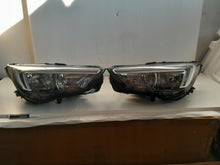 Laden Sie das Bild in den Galerie-Viewer, Frontscheinwerfer Opel Crossland X 13467967 1346968 Ein Satz Headlight SCH6867556162jk