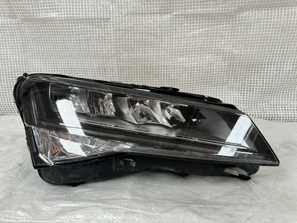 Frontscheinwerfer Skoda Superb III 3V1941016C Full LED Rechts Headlight