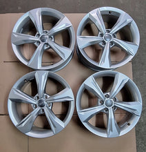 Laden Sie das Bild in den Galerie-Viewer, 4x Alufelge 19 Zoll 7.0" 5x112 34ET Glanz Schwarz 80A601025K Audi Rim Wheel FEL4455296124ek