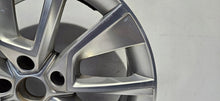 Laden Sie das Bild in den Galerie-Viewer, 1x Alufelge 18 Zoll 7.0" 5x112 45ET 57A601025L Skoda Karoq Rim Wheel FEL3217597734ix
