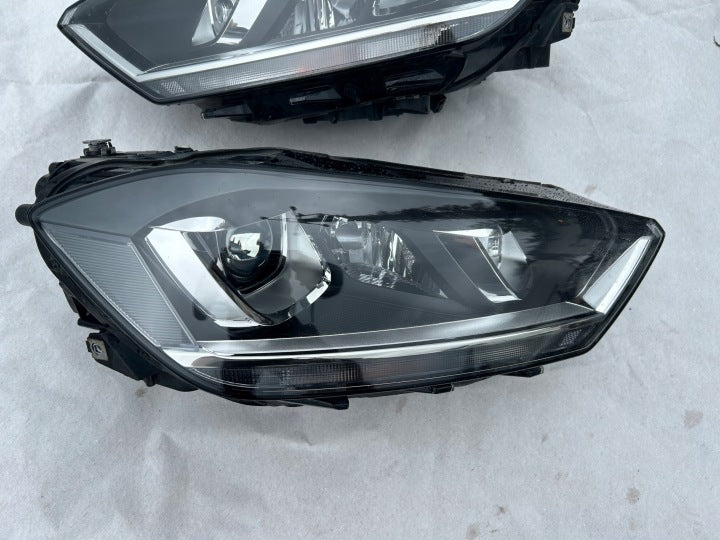 Frontscheinwerfer VW Sportsvan 517941032B 517941031B Ein Satz Headlight SCH8879929046hy