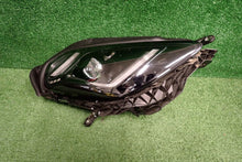 Laden Sie das Bild in den Galerie-Viewer, Frontscheinwerfer Maserati I 06701588600 Rechts Scheinwerfer Headlight SCH4894110816jj