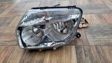 Laden Sie das Bild in den Galerie-Viewer, Frontscheinwerfer Dacia Duster 260600069R Links Scheinwerfer Headlight