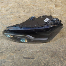 Load image into Gallery viewer, Frontscheinwerfer VW Polo 2G1941005 Links Scheinwerfer Headlight SCH8486883573rr
