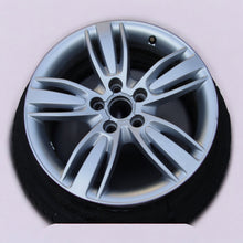 Load image into Gallery viewer, 1x Alufelge 17 Zoll 6.5&quot; 5x112 33ET Glanz Silber 8U0601025E Audi Q3 Rim Wheel