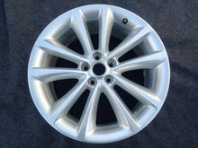 Laden Sie das Bild in den Galerie-Viewer, 1x Alufelge 18 Zoll 7.5" 5x105 42ET Glanz Silber 13259250 Opel Astra J Rim Wheel FEL3010891245ou