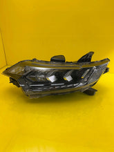 Laden Sie das Bild in den Galerie-Viewer, Frontscheinwerfer Mitsubishi Outlander III 8301D3-31 LED Links Headlight SCH4585300948jn