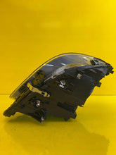 Laden Sie das Bild in den Galerie-Viewer, Frontscheinwerfer BMW 5 F07 7271907-09 Xenon Links Scheinwerfer Headlight SCH3233813072gx